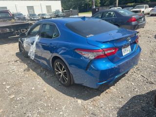 2019 Toyota Camry SE - Exterior Rear Left Corner Image